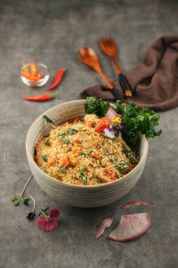 Margarin ekmekli pirinç yemeği.