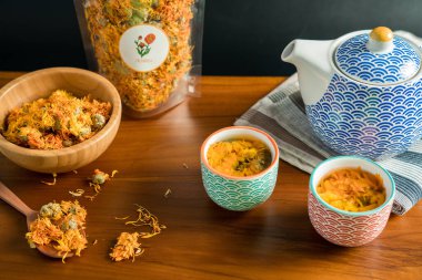 Çiçek çayının çeşidi, sağlık ve güzellik için iyidir.