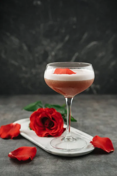Minuman Red Rose Cocktail Segar Stok Gambar