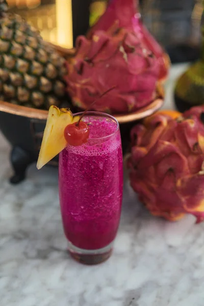 Frischer Drachenfruchtsaft Mit Ananas — Stockfoto