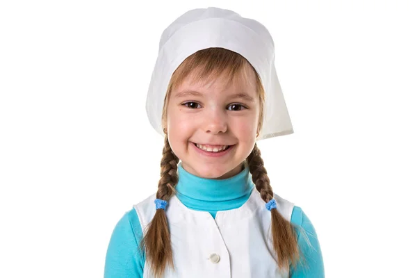 Portrait rapproché d'une joyeuse infirmière souriante ou d'un médecin en uniforme médical, orientation paysage sur fond blanc — Photo