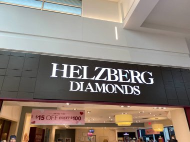 Orlando, FL / USA-2 / 17 / 20: The Helzberg Diamonds mağazası Orlando, Florida 'daki MIllenia AVM' de..