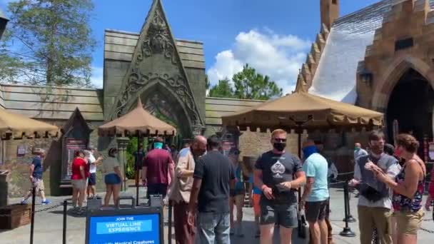 Orlando Usa People Queueing Ride New Hagrids Magical Creatures Motorbike — Stock Video