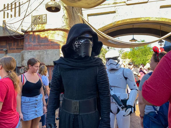 Orlando Usa 1130 Kylo Ren Két Rohamosztagos Sétál Körbe Star — Stock Fotó