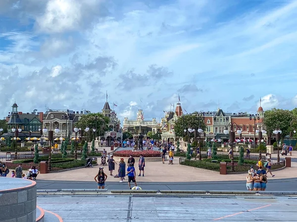 Orlando Usa People Walking Main Street Usa Magic Kingdom Walt — Stock Photo, Image