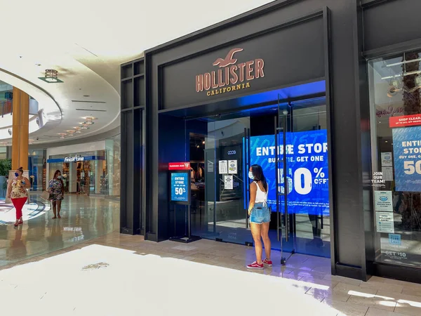 Orlando Usa External Sign Hollister Retail Boutique Store Girl Front — 스톡 사진