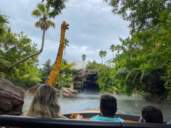 Orlando Usa Osoby Ujeżdżające Park Jurajski Universal Studios Orlando — Zdjęcie stockowe