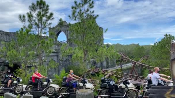 Hagrid 's Magical Creatures Ride no Universal Studios em Orlando, Flórida — Vídeo de Stock