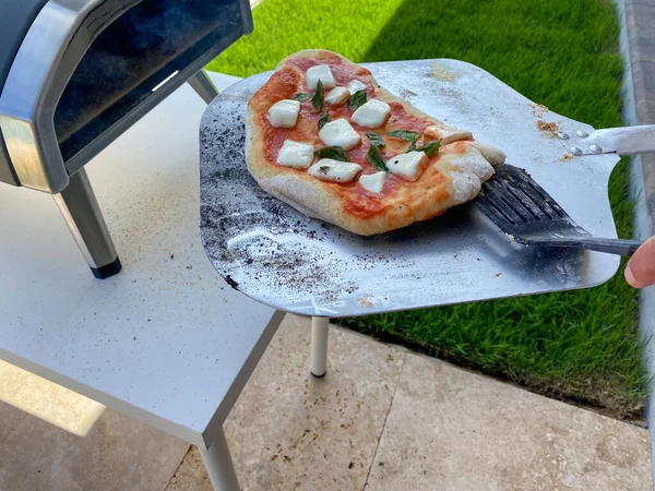 Pizza Caseira Sendo Cozida Forno Lenha Casa — Fotografia de Stock