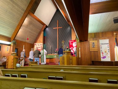 Springfield, IL / USA-10 / 3 / 20: Papazların (bakanların) hizmetleri sırasında komünyon yaptıkları küçük bir kilise.