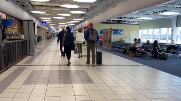 Louis Usa People Walking Louis International Airport Stl Gate Area — 图库视频影像