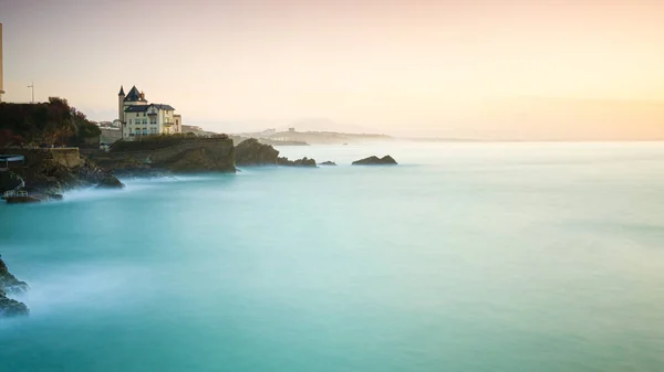 Puesta Sol Sobre Mar Con Cielo Pastel — Foto de Stock