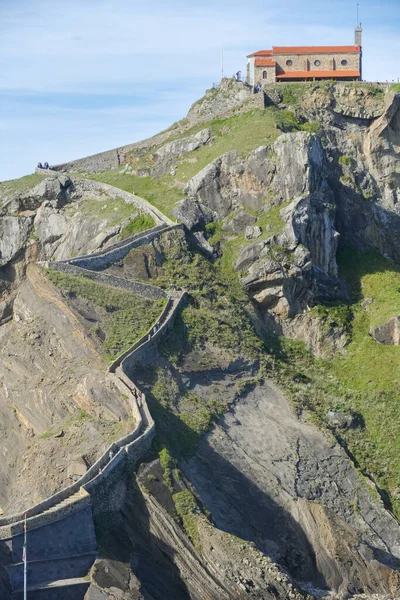 Bir adada duran ev, gaztelugatxe peyredragon, Bask parası öder.