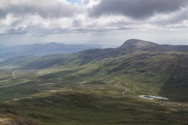 Donegal, Co. Donegal, İrlanda 'daki Errigal Dağı, Derryveagh Dağları' ndan görüntüler. Vahşi Atlantik Yolu.
