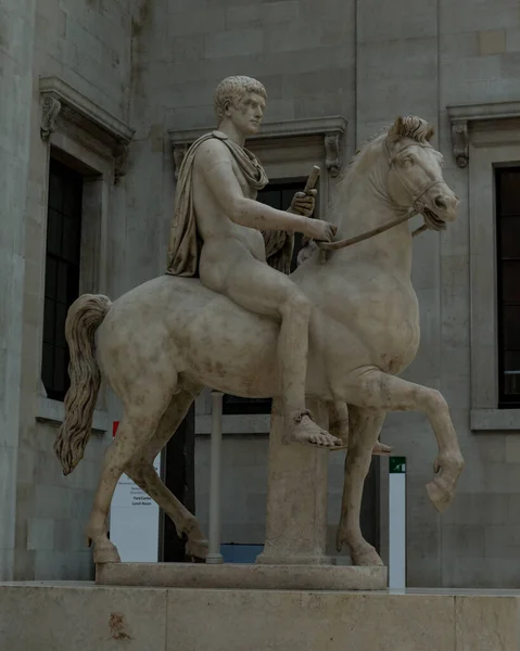 Londres Reino Unido Abril 2018 Estátua Imperador Romano Museu Britânico — Fotografia de Stock