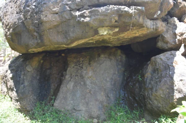 Flujo Agua Entre Las Rocas — Foto de Stock