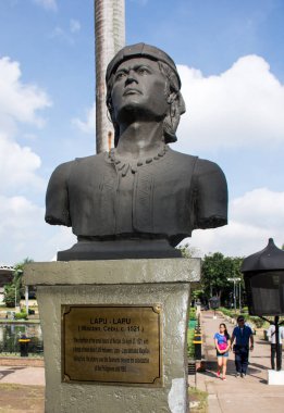 Manila, Filipinler - 27 Aralık 2016: Lapu-Lapu Heykeli Rizal Park 'ta Basıldı