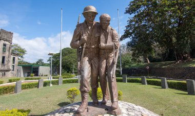 Corregidor Adası / Filipinler - 31 Aralık 2016: Arms Pacific War Memorial Kardeşler.