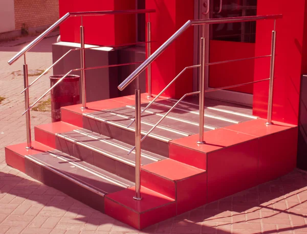 Entrée Bâtiment Par Des Escaliers Avec Balustrade Acier Inoxydable Étapes — Photo