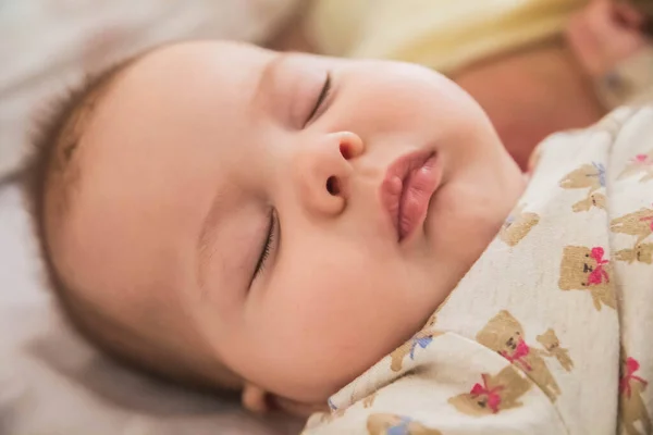 Zbliżenie Twarz Pięknego Śpiącego Dziecka — Zdjęcie stockowe