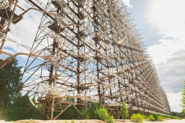 Pripyat, Ukrayna, Ağustos 2020: Pripyat 'taki Sovyet anteni düşman füzelerinin fırlatılışını izlemek üzere tasarlandı