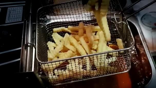 Lento Movimiento Papas Fritas Papas Fritas Papa Freír Aceite Caliente — Vídeo de stock