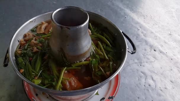 Slow Motion Van Braised Rundvlees Duidelijk Met Vlees Pees Soep — Stockvideo