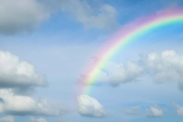 Cloudscape Rainbow Natural Sky Blue Sky White Clouds Colorful Rainbow — Stock Photo, Image