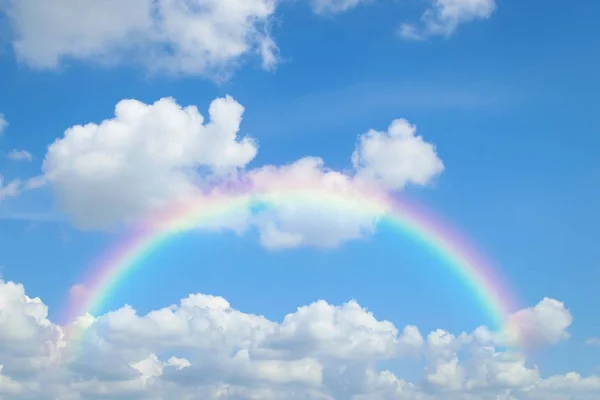 Cloudscape Arco Íris Céu Natural Com Céu Azul Nuvens Brancas — Fotografia de Stock