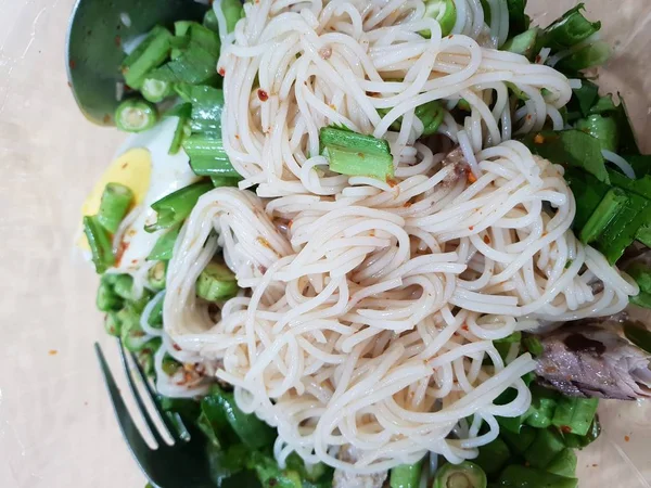 Reisvermicelli Nudelsalat Mit Makrele Zum Verkauf Auf Dem Thailändischen Street — Stockfoto