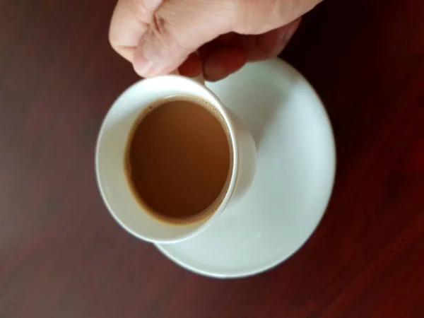 Pić Kawę Białe Filiżanka Stół Drewna Herbaty Służyć Klientom Restauracji — Zdjęcie stockowe