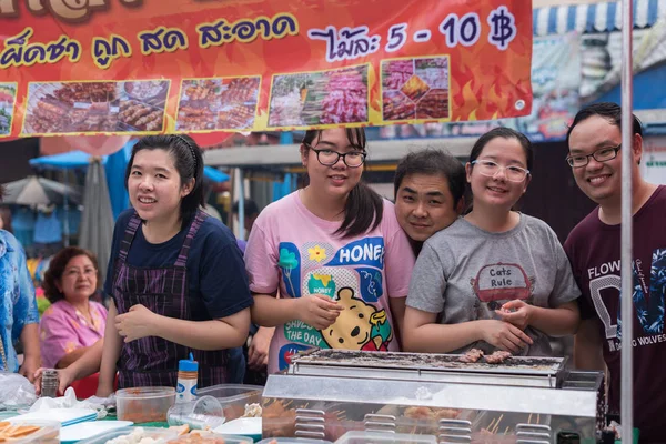 Ang Thong Thailandia Agosto 2018 Cuoco Non Identificato Che Cucina — Foto Stock
