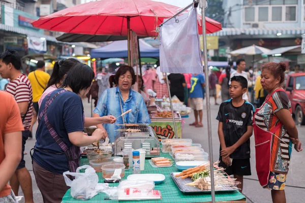 Ang Thong Tailandia Agosto 2018 Chef Identificado Que Cocina Una —  Fotos de Stock