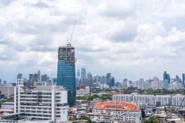 Bangkok, Tayland - 26 Mayıs 2018: Cityscape ve binadan şehrin gündüz gökdelen Bangkok. Başkenti ve en kalabalık şehir Tayland Bangkok olduğunu.