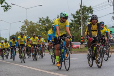 Ang Thong, Tayland - 9 Aralık 2018: Ang Thong yolda atlamak bisiklet BM AI Rak 2018 olayda. Çok sayıda büyük yollar Tayland ülke genelinde yapılacak Bisiklet BM AI Rak olayın kapatıldı