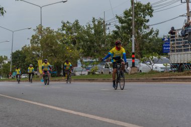 Ang Thong, Tayland - 9 Aralık 2018: Ang Thong yolda atlamak bisiklet BM AI Rak 2018 olayda. Çok sayıda büyük yollar Tayland ülke genelinde yapılacak Bisiklet BM AI Rak olayın kapatıldı