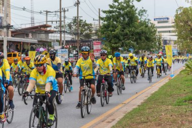 Ang Thong, Tayland - 9 Aralık 2018: Ang Thong yolda atlamak bisiklet BM AI Rak 2018 olayda. Çok sayıda büyük yollar Tayland ülke genelinde yapılacak Bisiklet BM AI Rak olayın kapatıldı