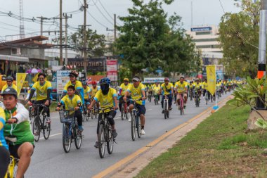 Ang Thong, Tayland - 9 Aralık 2018: Ang Thong yolda atlamak bisiklet BM AI Rak 2018 olayda. Çok sayıda büyük yollar Tayland ülke genelinde yapılacak Bisiklet BM AI Rak olayın kapatıldı