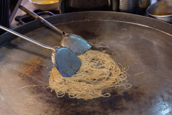 Macarrão Frito Estilo Tailandês Pad Thai Para Venda Mercado Comida — Fotografia de Stock