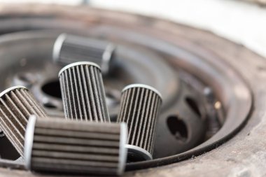 Araç garaj, eski yağlama motor yağ filtresi