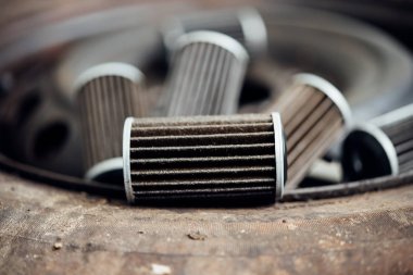 Araç garaj, eski yağlama motor yağ filtresi