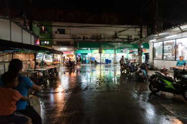 Şehir problem drenaj sistemi ile su sel