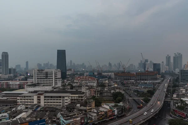 El polvo de Smog PM2.5 excede el valor estándar de Bangkok —  Fotos de Stock