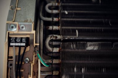 Klima su için temiz bir toz temizlik