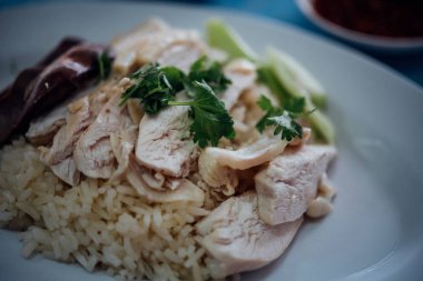 Tavuk çorbası sokak gıda ile haşlanmış pirinç