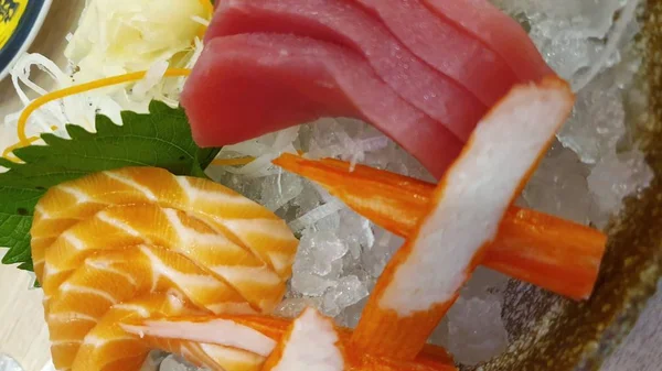 Японский лосось сашими — стоковое фото