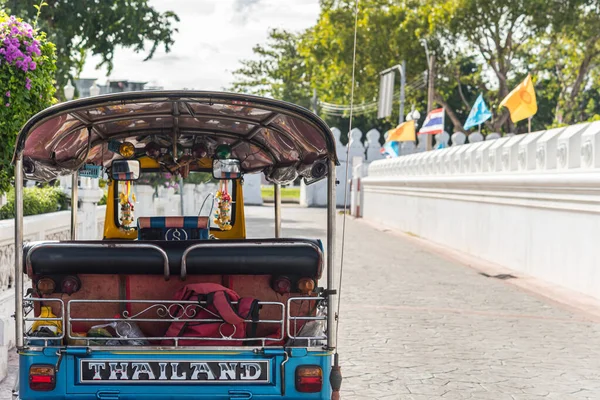 Ταξί Ταϊλάνδη Tuk-Tuk είναι ένα τρίκυκλο — Φωτογραφία Αρχείου