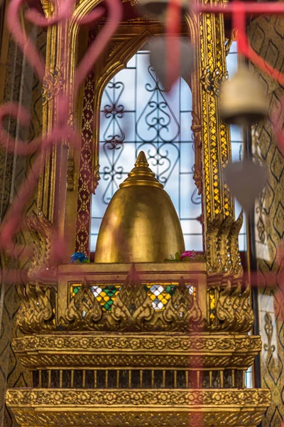 Wat Ratchanatdaram e Loha Prasat (castello di ferro ) — Foto Stock