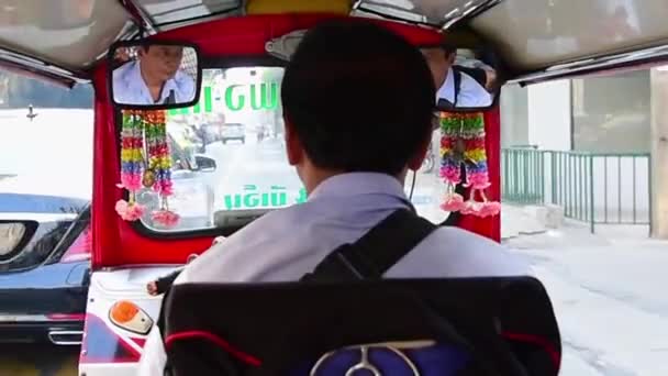 Bangkok Tailândia Janeiro 2018 Thai Tuktuk Taxi Running Passenger Service — Vídeo de Stock