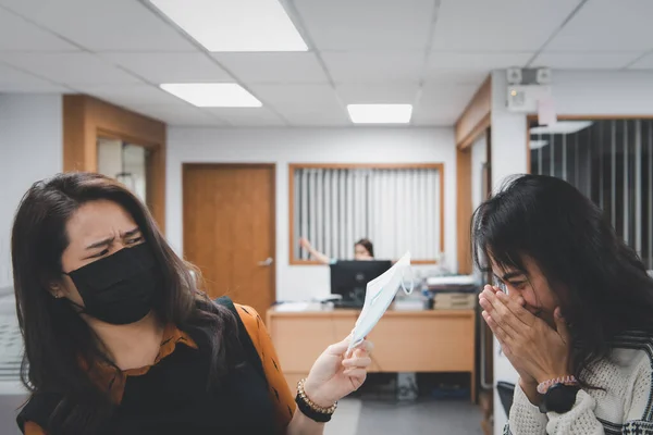 Femeile Frumoase Asiatice Care Poartă Mască Protecție Respiratorie Împotriva Gripei — Fotografie, imagine de stoc